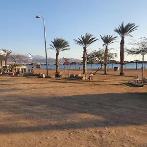 Red Sea Beach Caravan - קרוואן על חוף הים האדום אתר קמפינג